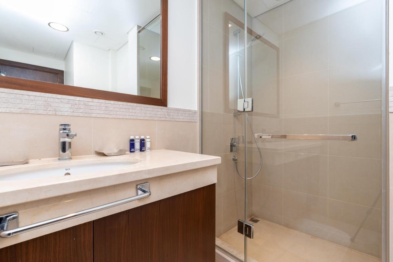 Vacay Lettings - Burj Vista High Floor Burj Khalifa & Fountain View Appartement Dubai Buitenkant foto